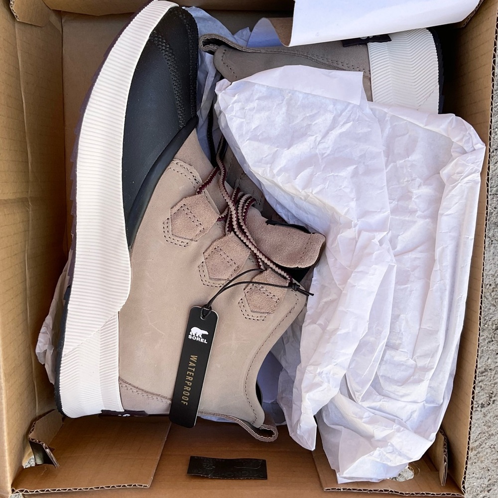 Sorel Women's Tan and Black Winter Waterproof Boots - Picture 4 of 4